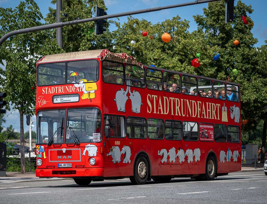 ©Rob Pietsch Ottifantenbus Sommergaerten Die Roten Doppeldecker