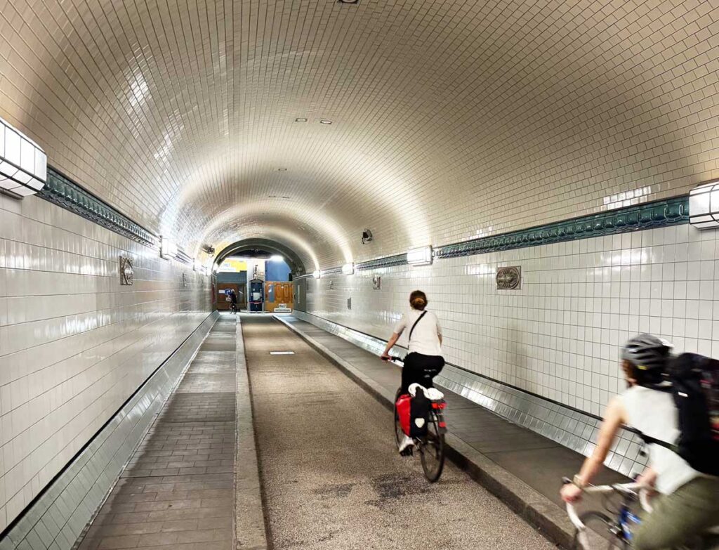 Alter Elbtunnel Röhre Radfahrer Die Roten Doppeldecker