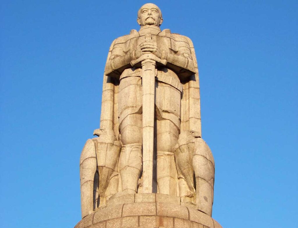 Bismarck Denkmal Die Roten Doppeldecker