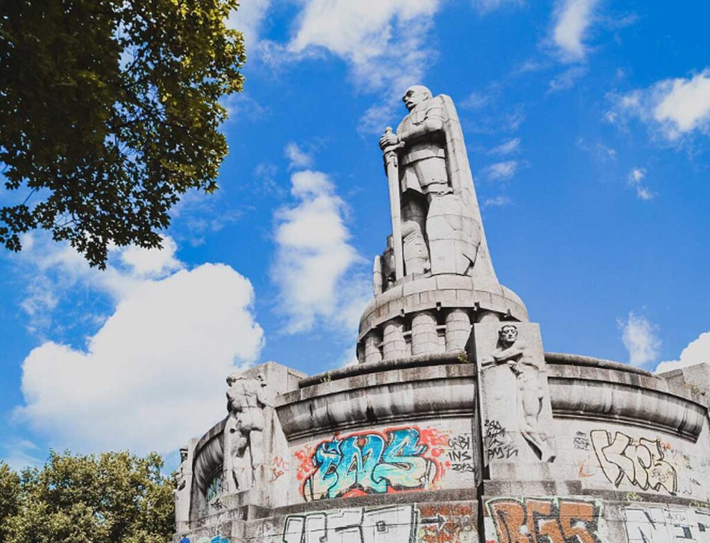 Bismarck Denkmal Die Roten Doppeldecker