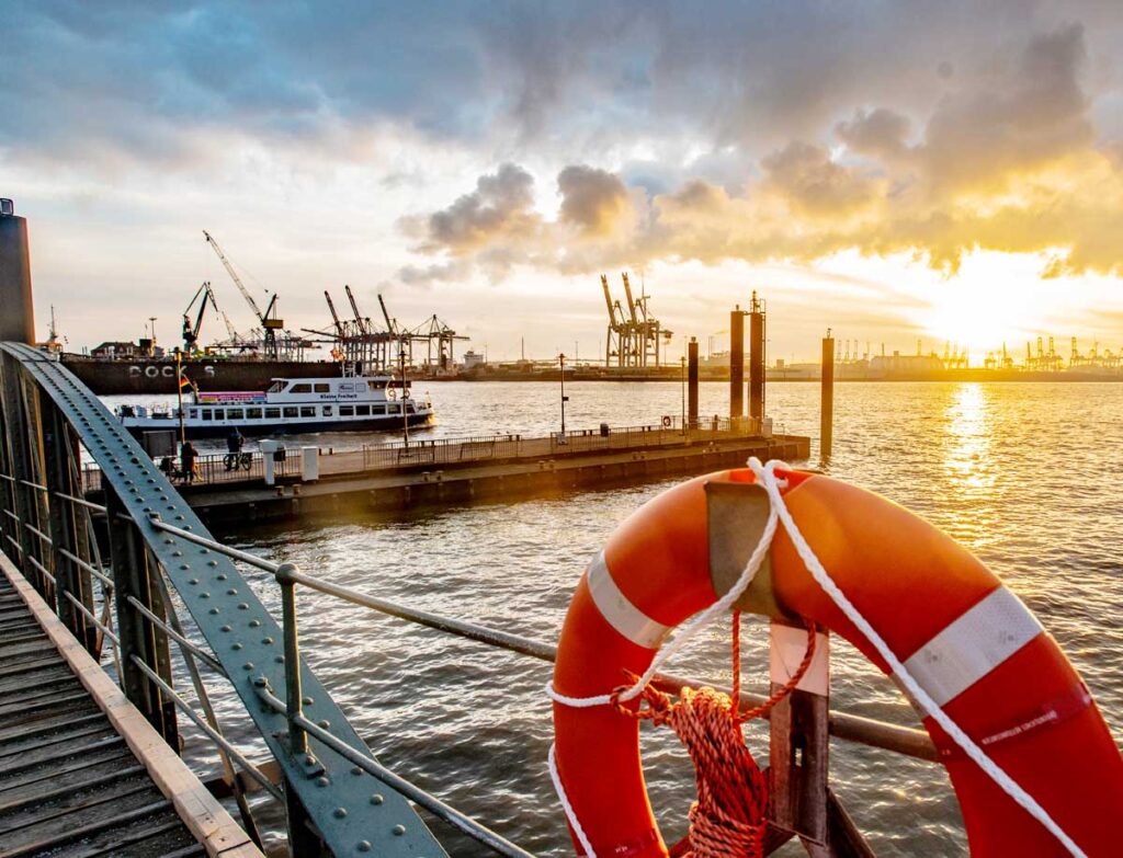 Fischmarkt Elbe Sonnenuntergang