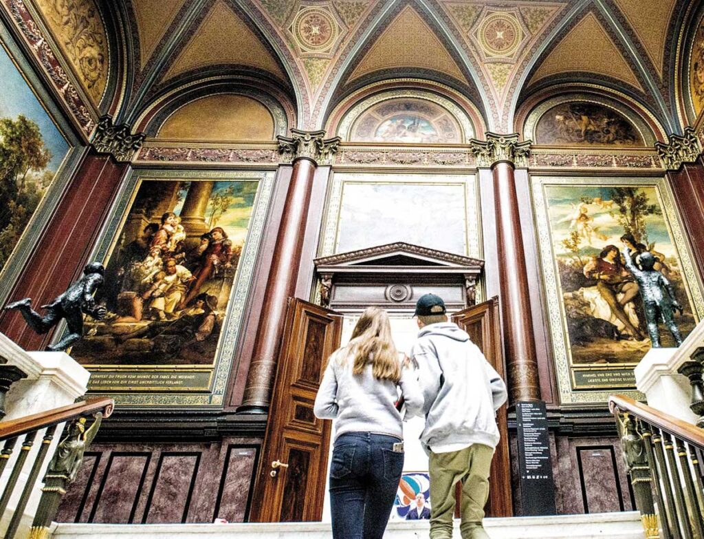 Hamburger Kunsthalle Treppenaufgang Die Roten Doppeldecker