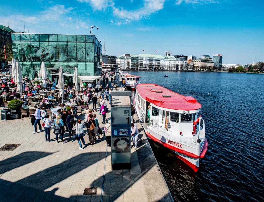 Jungfernstieg Binnenalster Alstertouristik