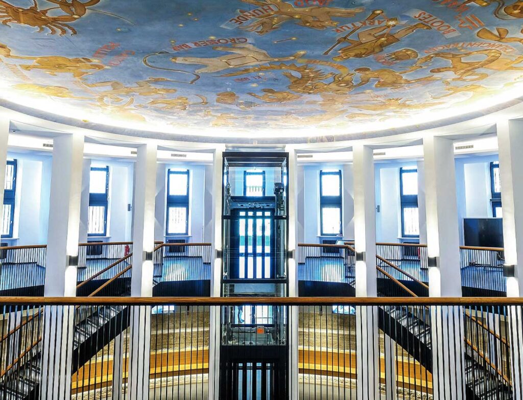 Planetarium Sternbilder Die Roten Doppeldecker