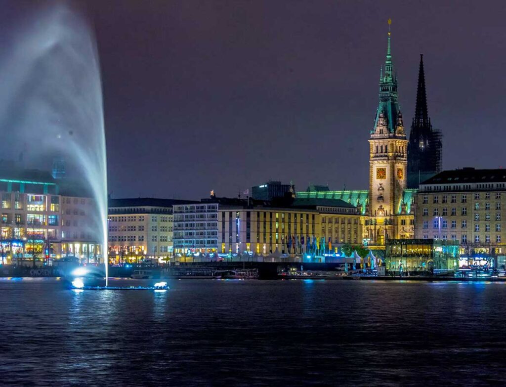 Rathaus Alsterfontäne Die Roten Doppeldecker