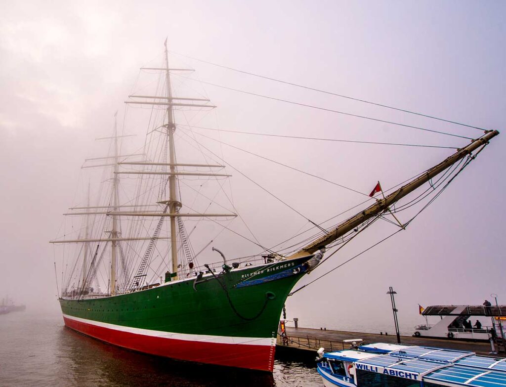 Rickmer Rickmers Nebel Die Roten Doppeldecker