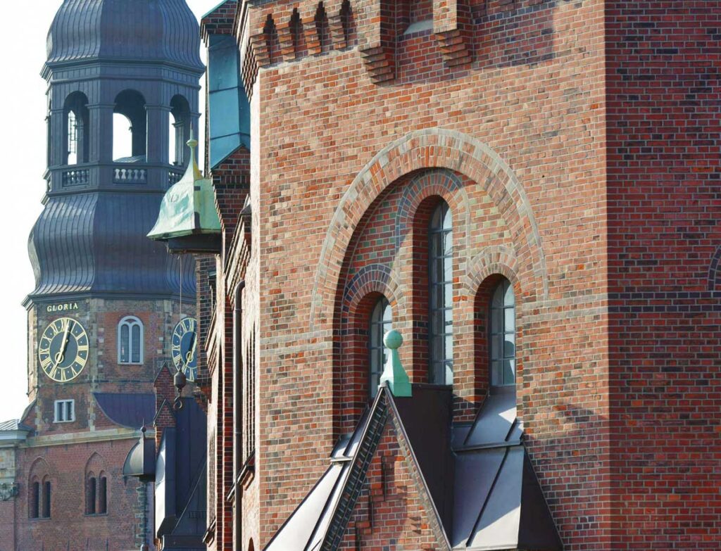 St. Katharinen Hauptkirche Turm Die Roten Doppeldecker
