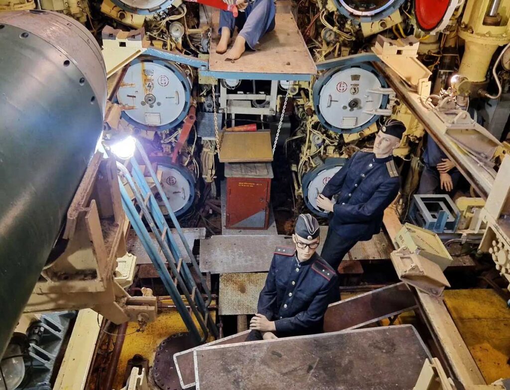 U Boot Museum U434 Torpedo Die Roten Doppeldecker